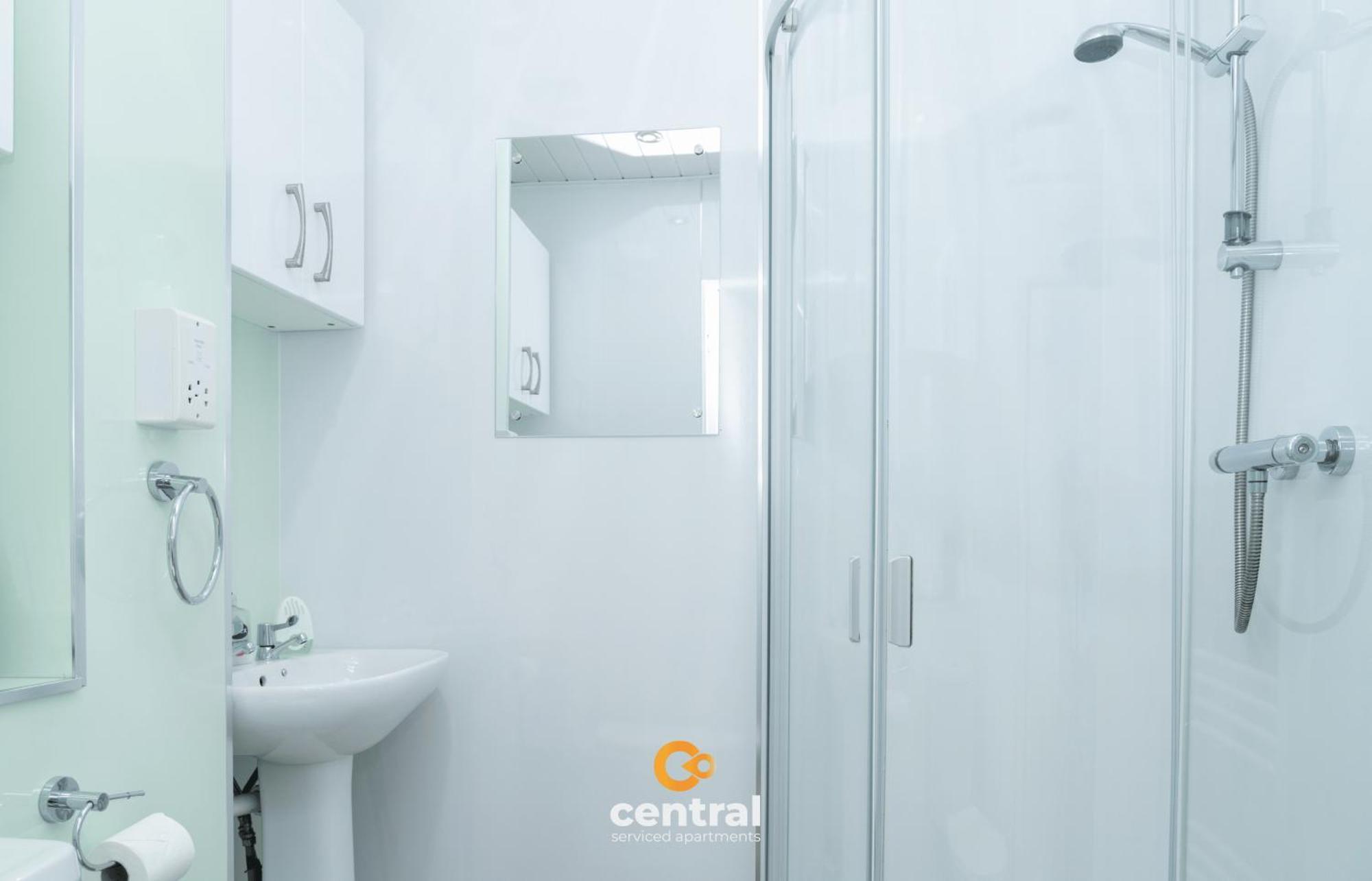 Central Serviced Apartments - 2 Bedroom - Ground Floor - Monthly & Weekly Bookings Welcome - Free Street Parking - 2 Double Beds - Wifi - Smart Tvs In Rooms - Fully Equipped - Heating 24-7 - Contractor & Short Stay Favourite Данди Экстерьер фото